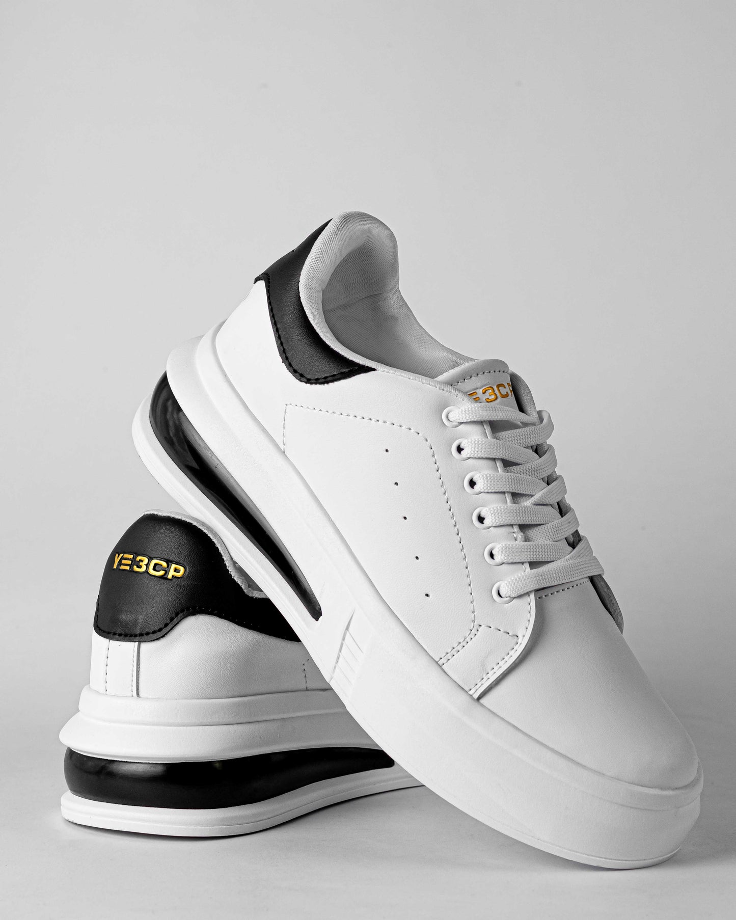 TENIS MCQUEEN