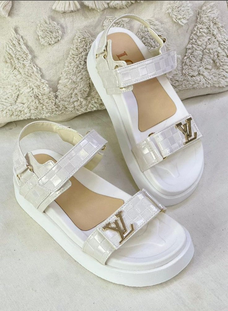 SANDALIAS DE LUJO LV QUE ELEVAN CUALQUIER LOOK